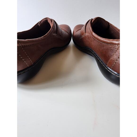 CLARKS Brown Leather Loafers Flat Straps Comfort Shoes SZ 8.5 - Picture 7 of 11